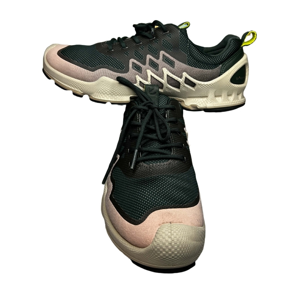 Ecco Black and Yellow Sneakers